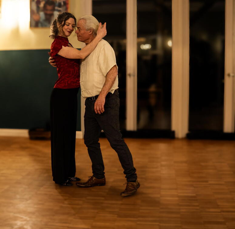 Tango Y1240789